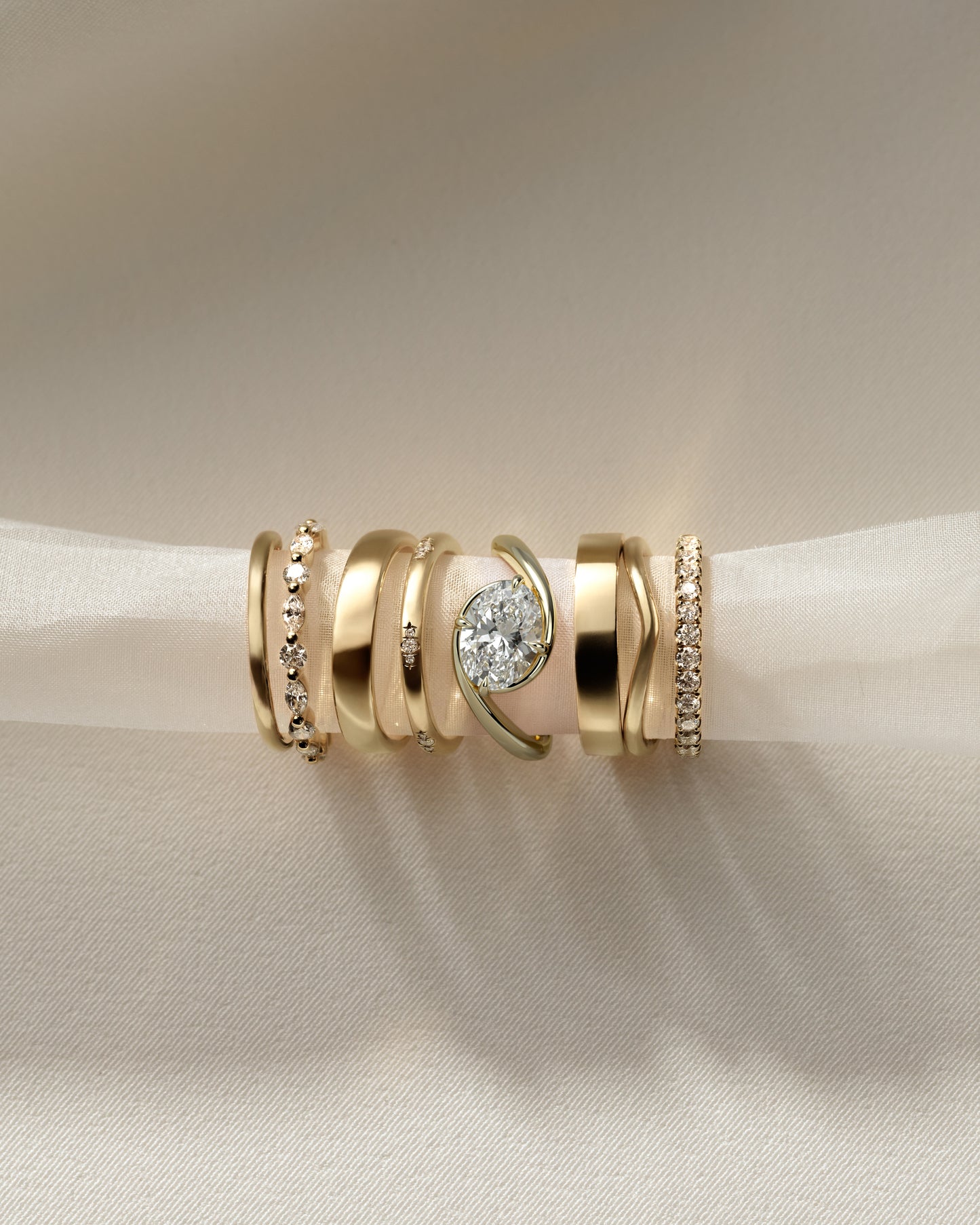 Casey - Oval East West Claw Solitaire with Bypass Band Engagement Ring - Yellow Gold - Yellow Gold 2ct