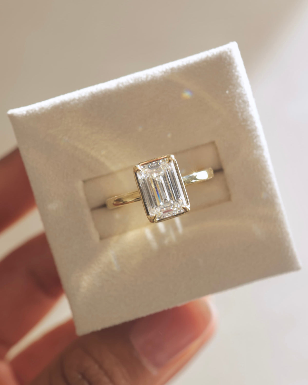Matisse - Emerald Claw Solitaire with Bezel Frame Engagement Ring - Yellow Gold