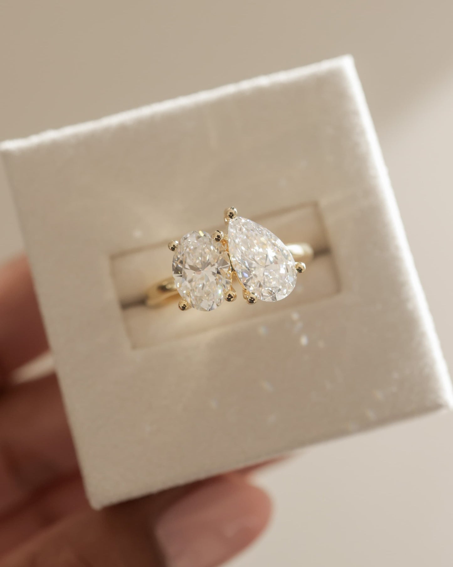 April - Pear and Oval Claw Toi et Moi Engagement Ring - Yellow Gold