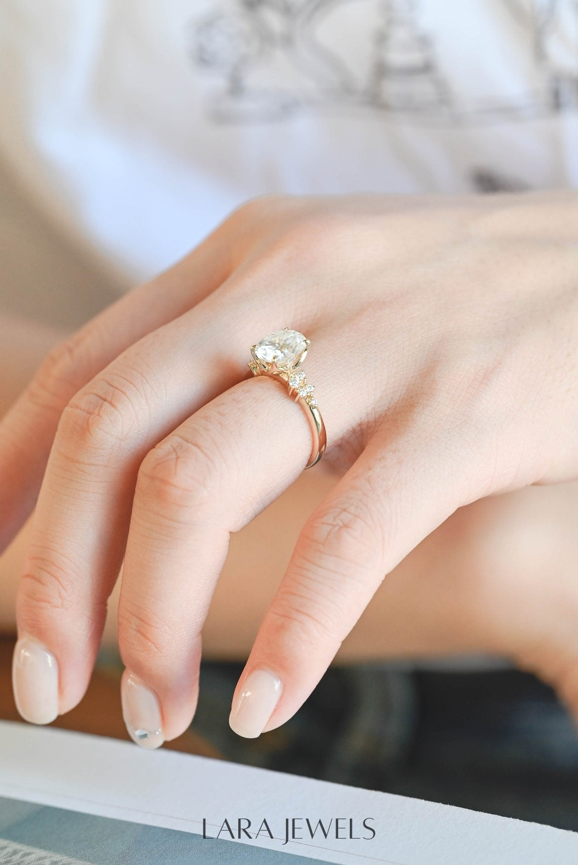 1.0-3.0 CT Oval Cut Lab Grown Diamond Cluster Engagement Ring
