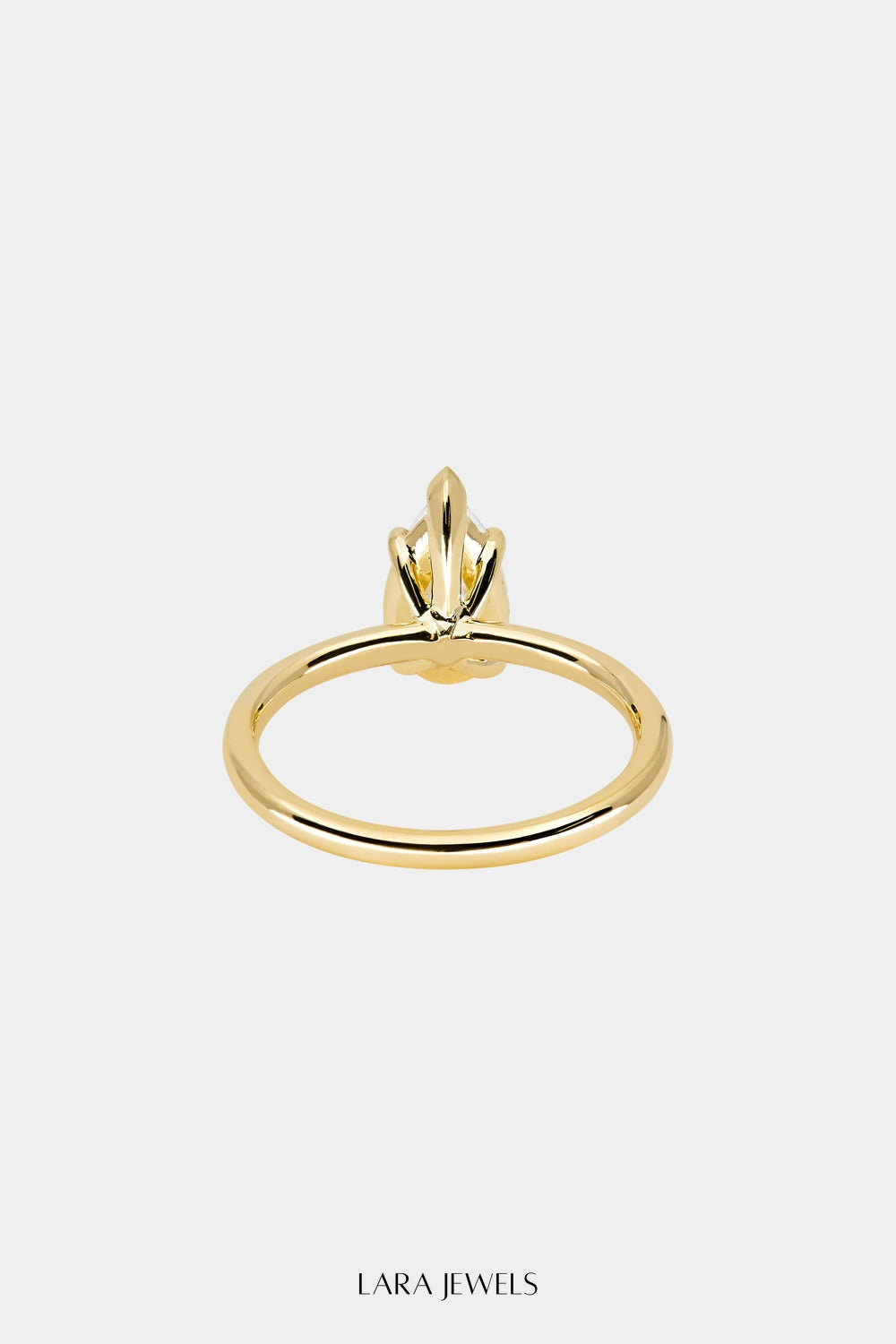 Pear Diamond Ring 18K Gold - Detail