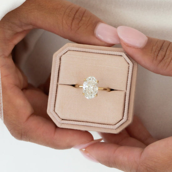 The Maeve Oval Solitaire