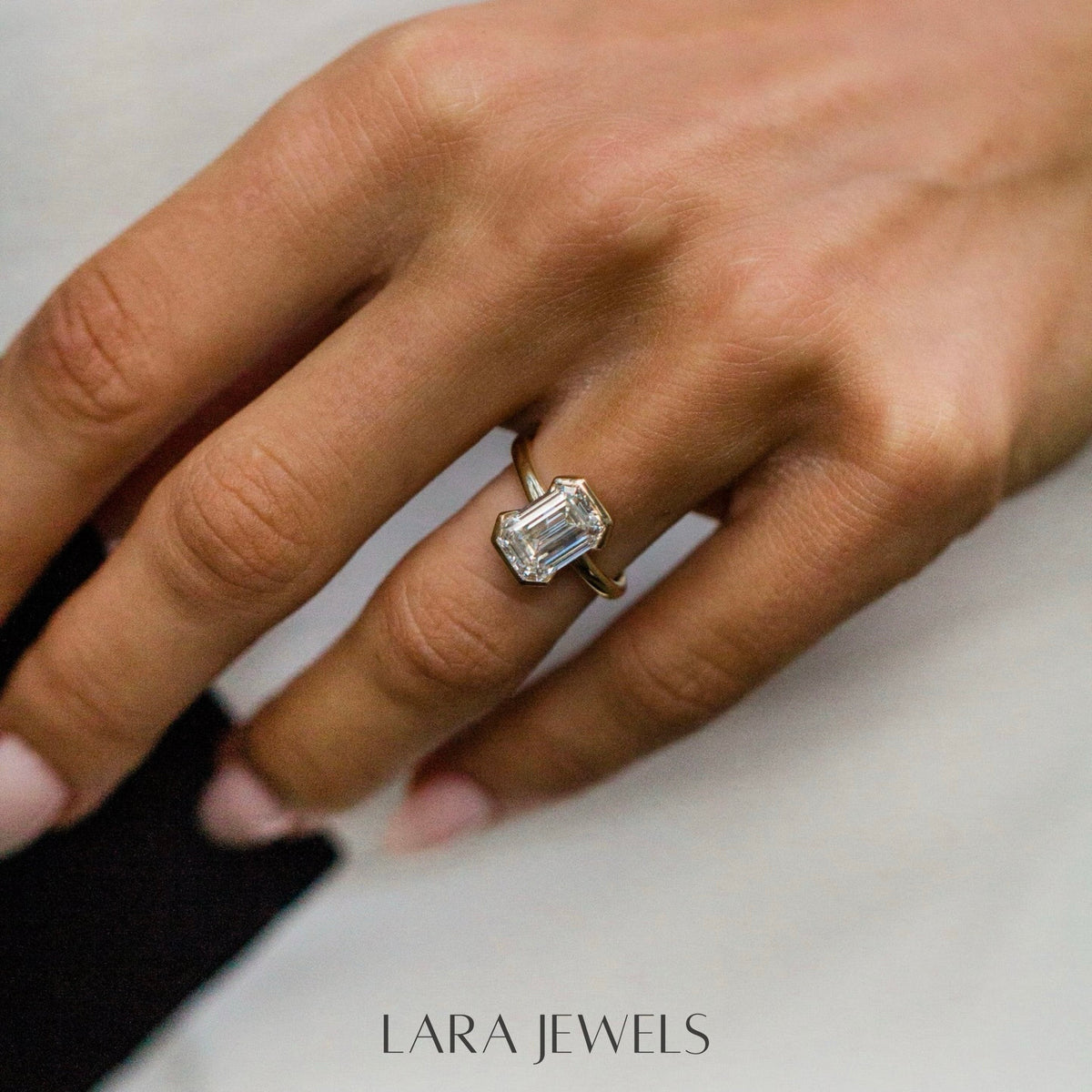 1.0-3.0 CT Emerald Shaped Lab Grown Diamond Bezel Solitaire Engagement Ring