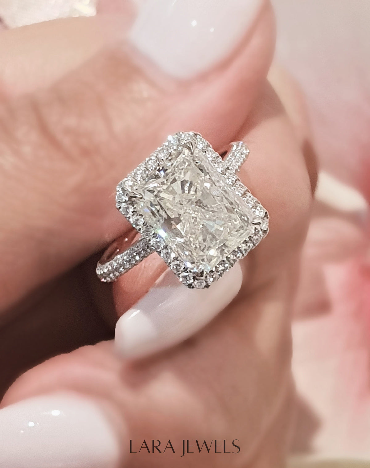 1.0-3.0 CT Radiant Lab Grown Diamond Halo Engagement Ring