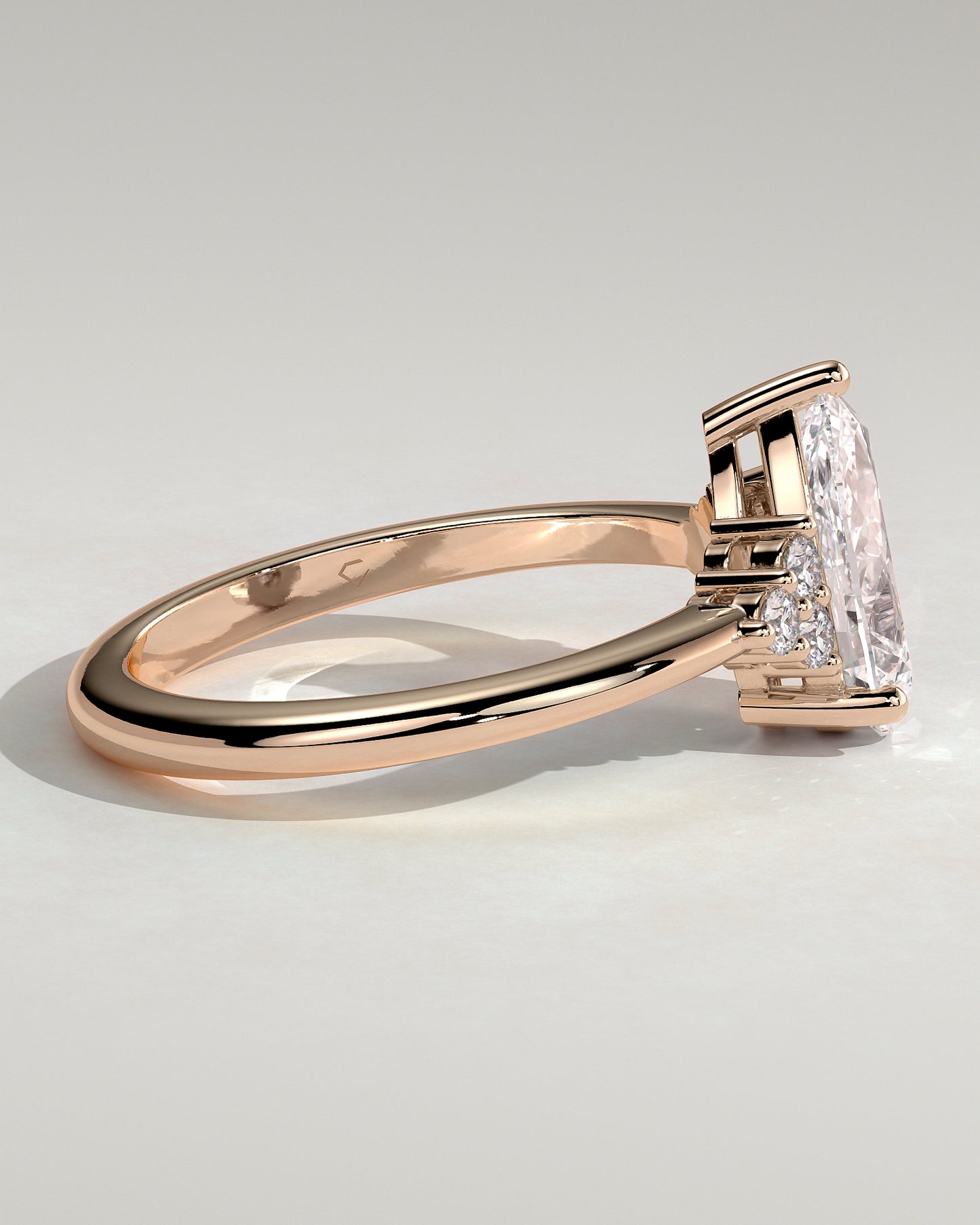 Brooke - Pear Claw Solitaire with Round Shoulder Stones Engagement Ring - Rose Gold - Rose Gold 2ct
