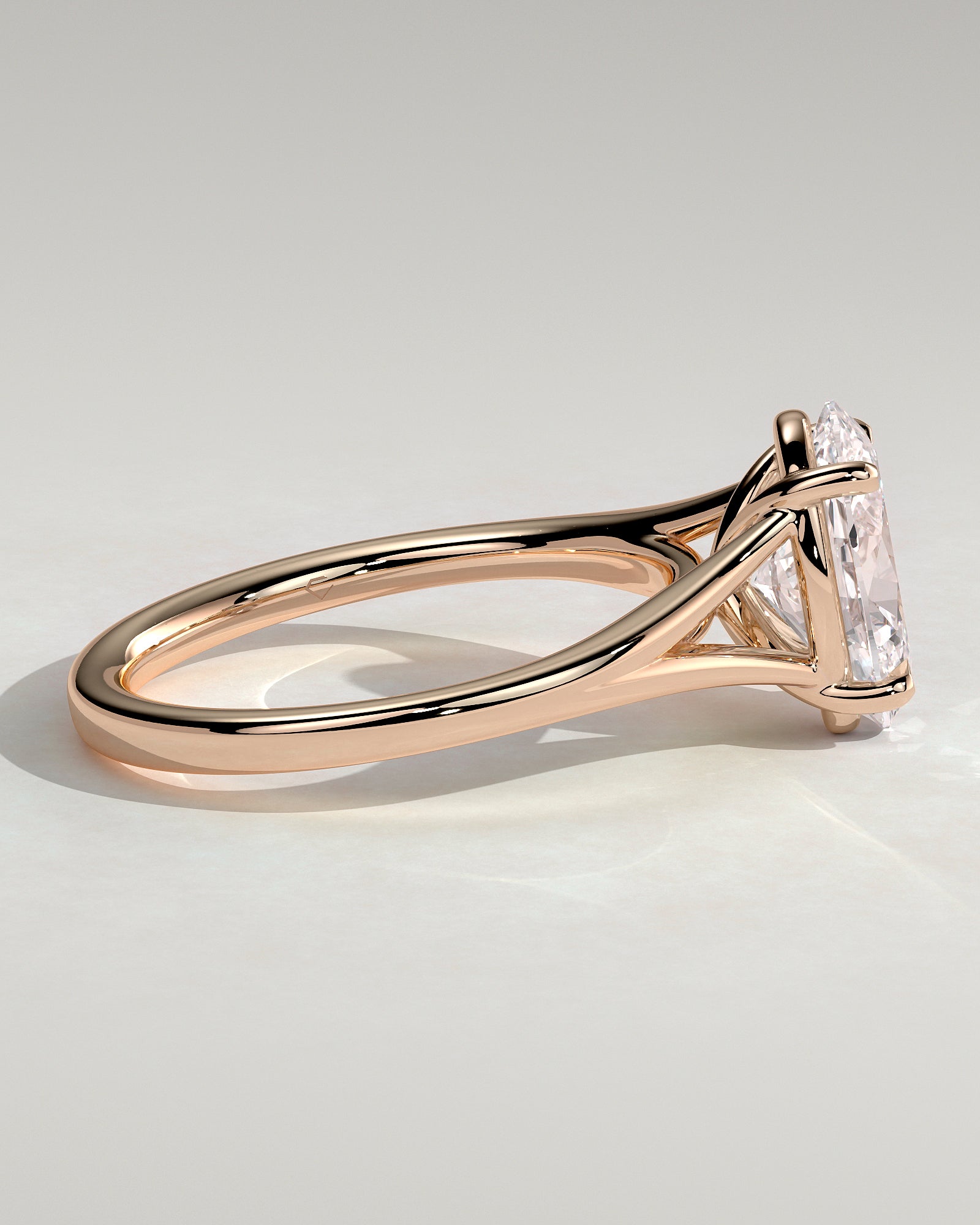 Blair - Oval Claw Solitaire with Split Shank and Cathedral High Setting Engagement Ring - Rose Gold - Rose Gold 2ct