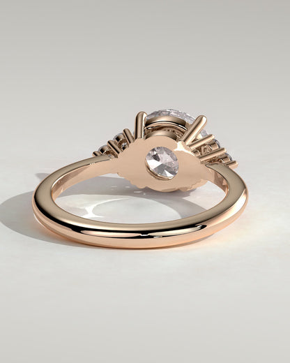 Greta - Round Claw Solitaire with Round Shoulder Stones Engagement Ring - Rose Gold