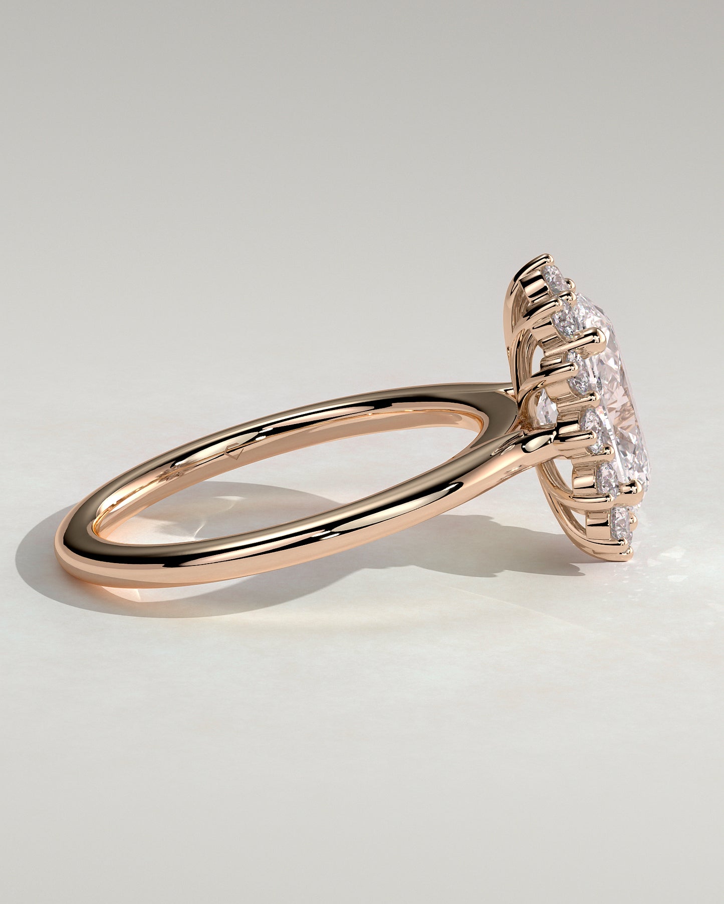 Arielle - Oval Claw Solitaire with Sunburst Halo and Cathedral High Setting Engagement Ring - Rose Gold - Rose Gold 2ct