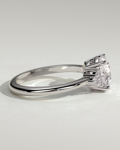 Greta - Round Claw Solitaire with Round Shoulder Stones Engagement Ring - Platinum