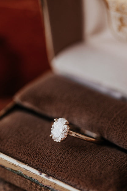 The Charlotte Oval Solitaire