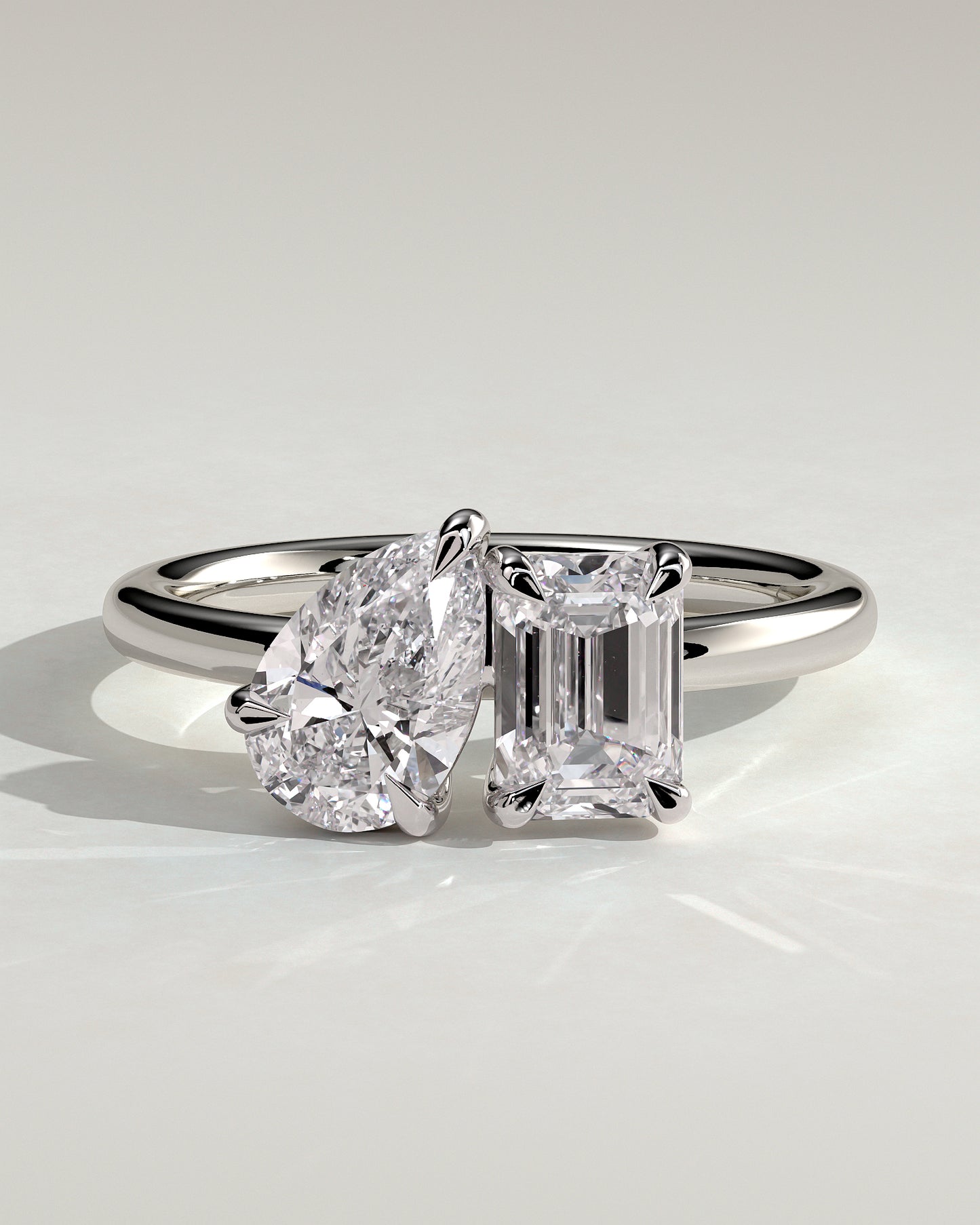 Amor - Pear and Emerald Claw Toi et Moi Engagement Ring - Platinum - White Gold / Platinum 2ct