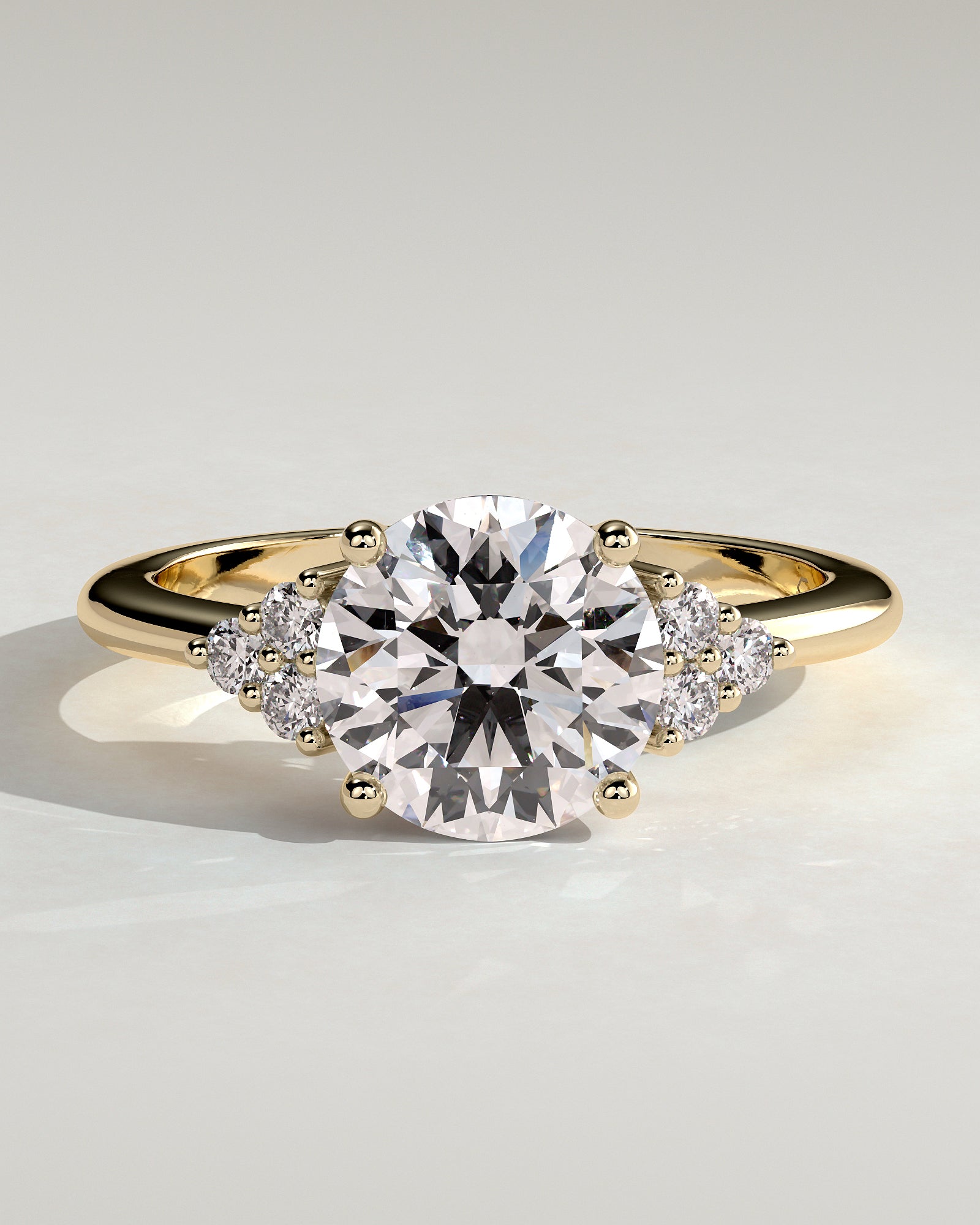 Greta - Round Claw Solitaire with Round Shoulder Stones Engagement Ring - Yellow Gold - Yellow Gold 2ct