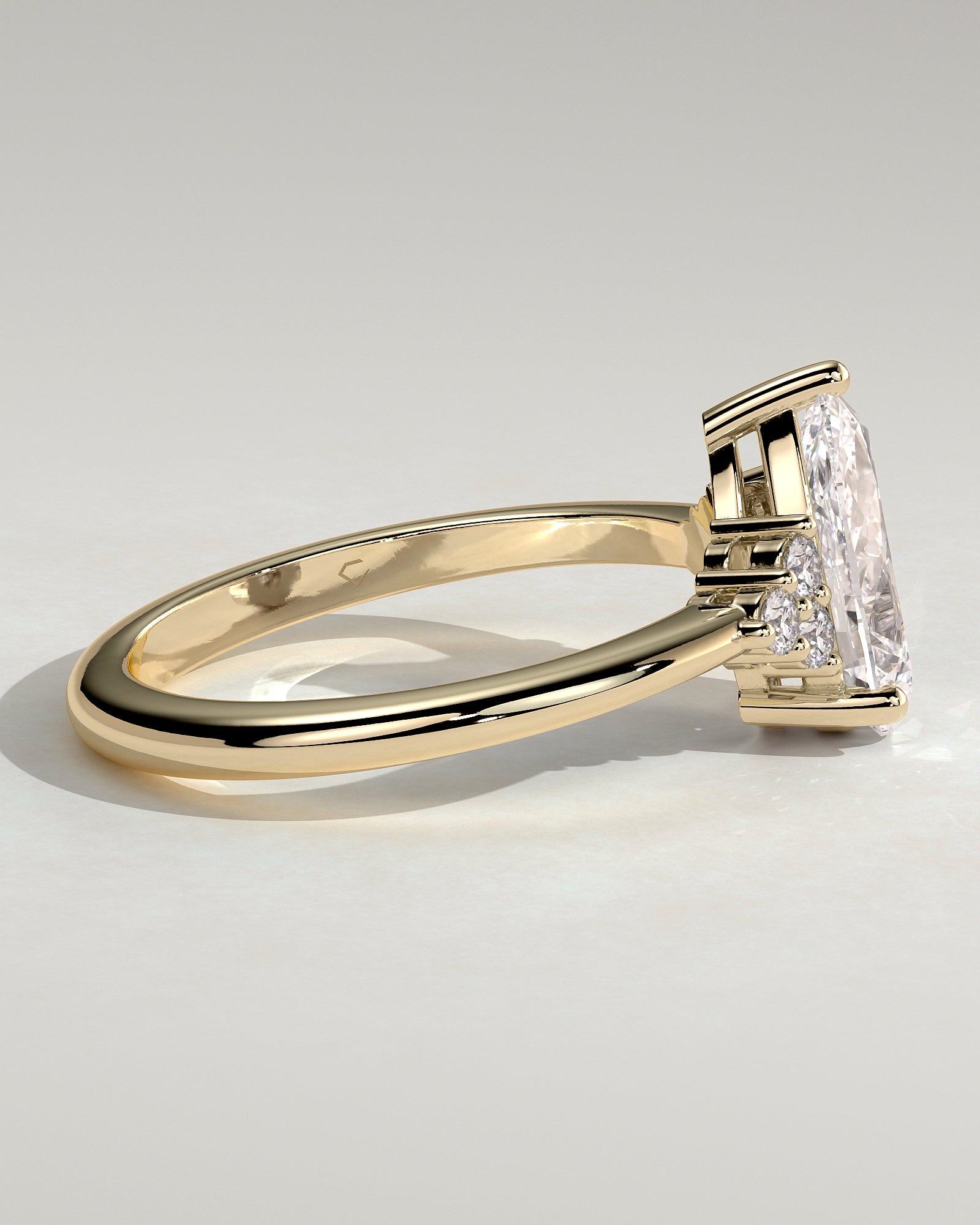 Brooke - Pear Claw Solitaire with Round Shoulder Stones Engagement Ring - Yellow Gold - Yellow Gold 2ct
