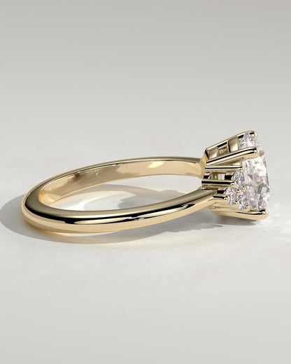 Greta - Round Claw Solitaire with Round Shoulder Stones Engagement Ring - Yellow Gold