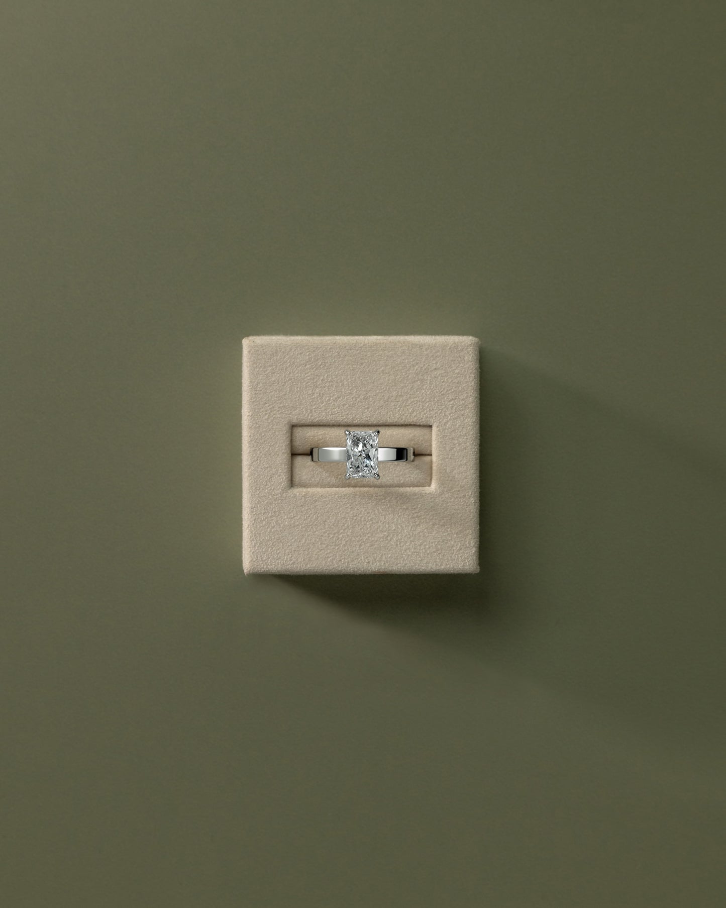 Aida - Radiant Claw Solitaire with Flat Cigar Band and Hidden Halo Engagement Ring - Platinum - White Gold / Platinum 2ct