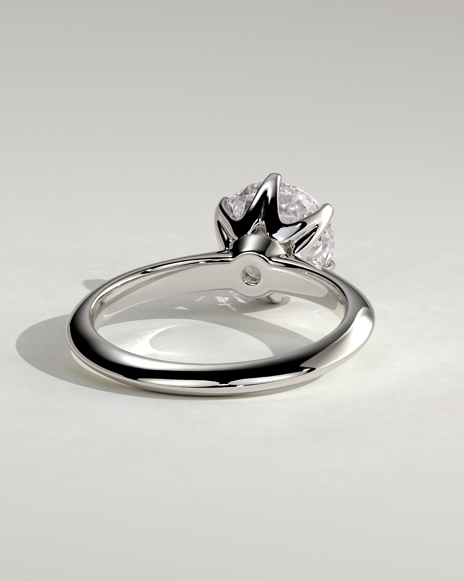 Caroline - Round Claw Solitaire with Knife Edge Band Engagement Ring - Platinum - White Gold / Platinum 2ct