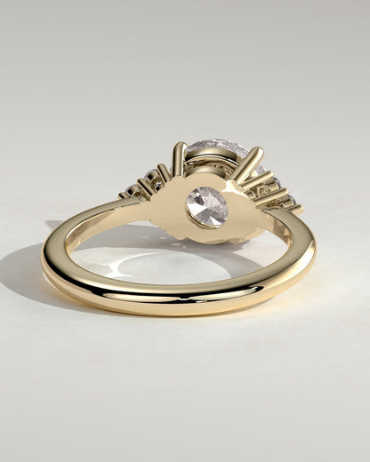 Greta - Round Claw Solitaire with Round Shoulder Stones Engagement Ring - Yellow Gold