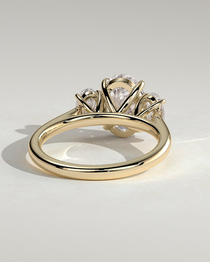 Isla - Oval Claw Trilogy with Oval Side Stones Engagement Ring - Yellow Gold