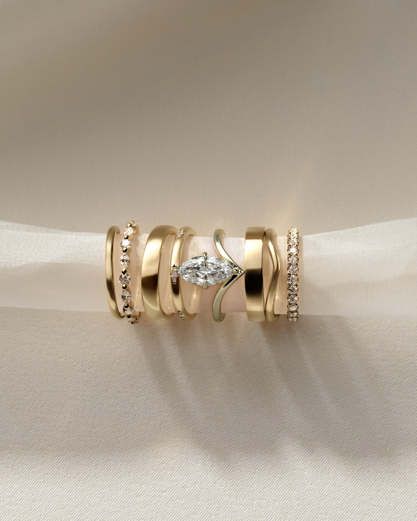 Giselle - Marquise Claw Solitaire with V Band Engagement Ring - Yellow Gold - Yellow Gold 2ct