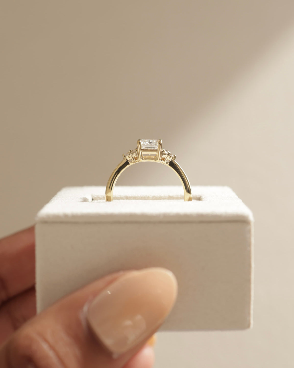 Martina - Emerald Claw Solitaire with Round Shoulder Stones Engagement Ring - Rose Gold
