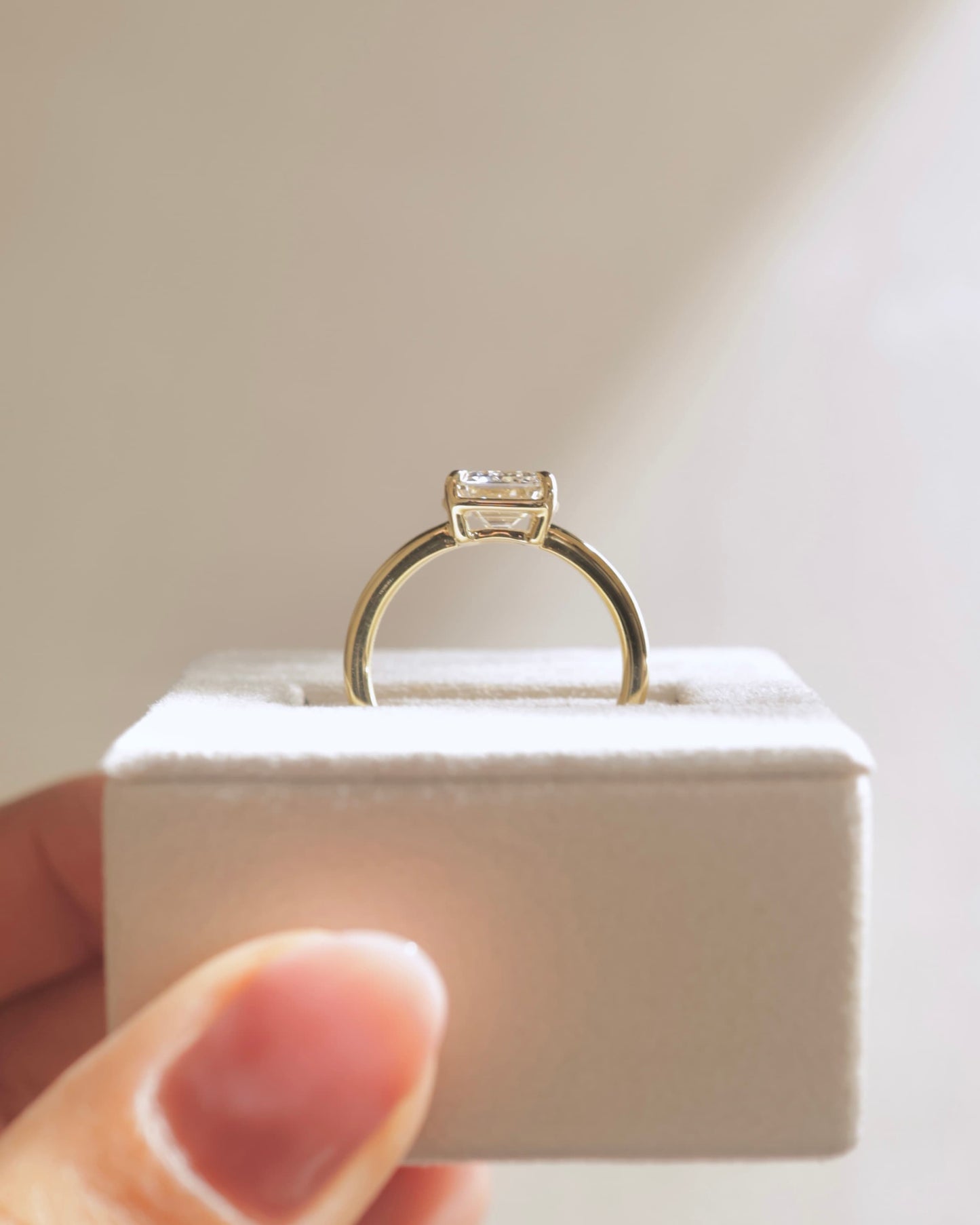 Matisse - Emerald Claw Solitaire with Bezel Frame Engagement Ring - Yellow Gold