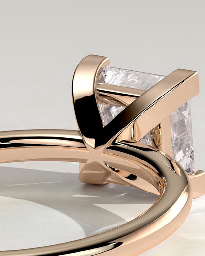 Glinda - Princess Claw Solitaire Engagement Ring - Rose Gold