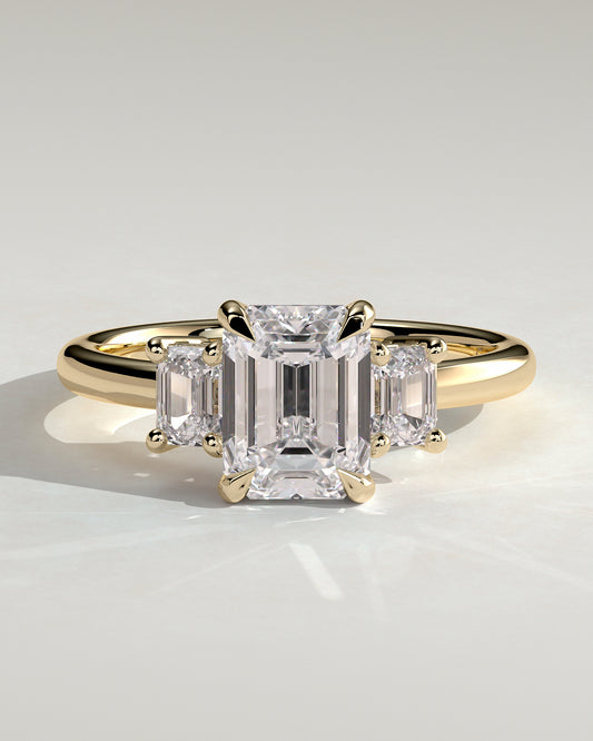 Silvana - Emerald Claw Trilogy with Emerald Side Stones and Low Setting Engagement Ring - Yellow Gold - Yellow Gold 2ct