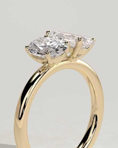 April - Pear and Oval Claw Toi et Moi Engagement Ring - Yellow Gold