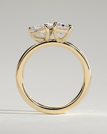 Amor - Pear and Emerald Claw Toi et Moi Engagement Ring - Yellow Gold