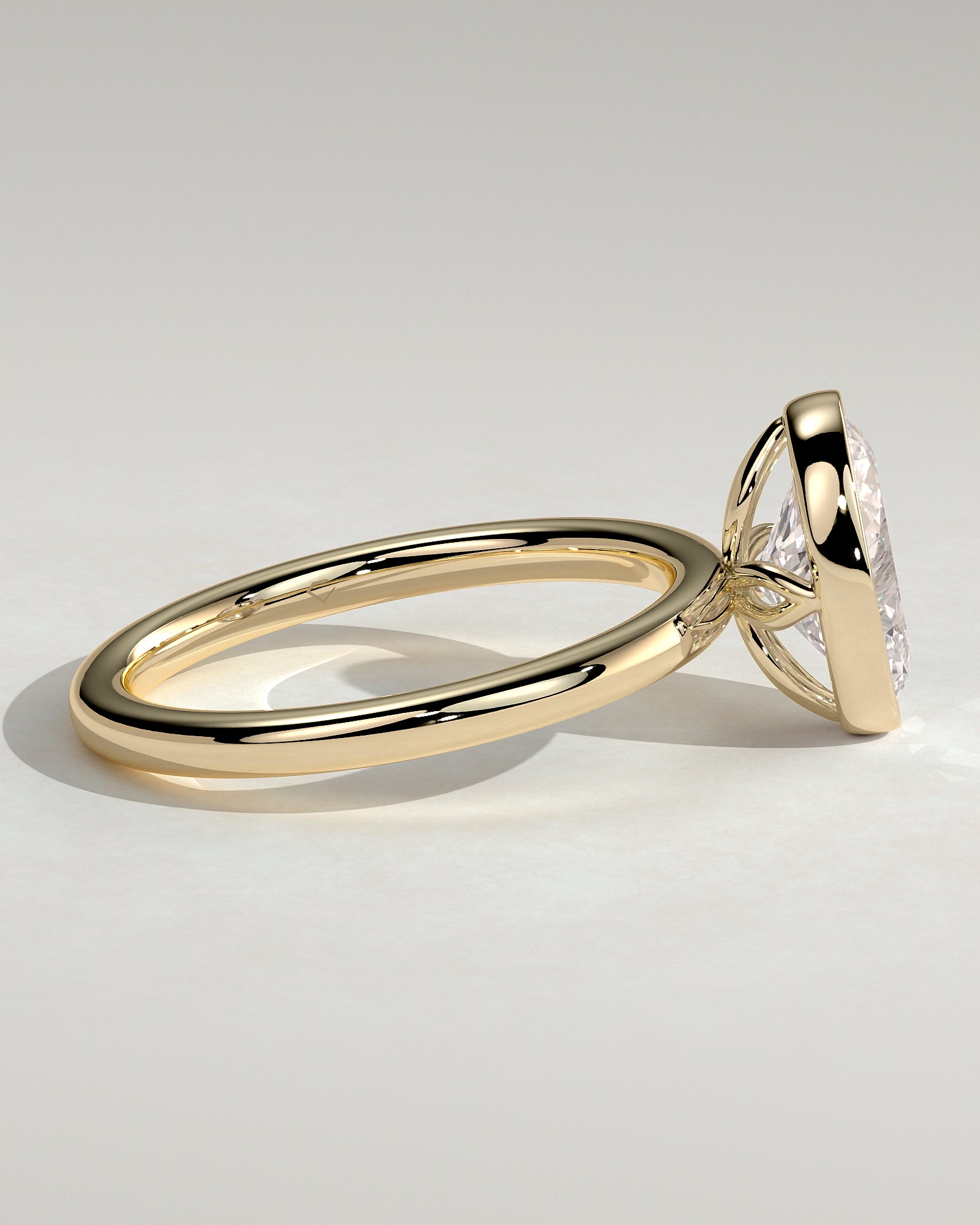 Armani - Oval Bezel Solitaire with Petal Gallery Engagement Ring - Yellow Gold - Yellow Gold 2ct