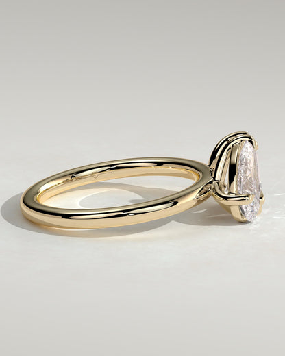Amor - Pear and Emerald Claw Toi et Moi Engagement Ring - Yellow Gold