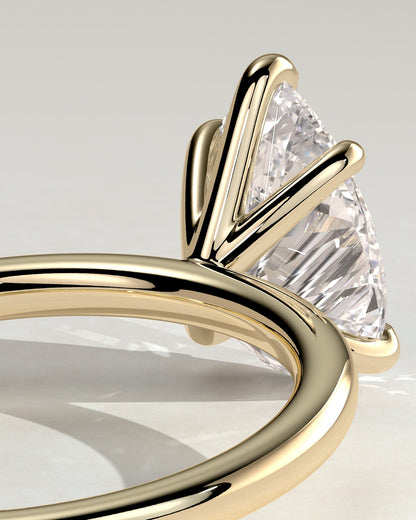 Alia - Pear Claw Solitaire Engagement Ring - Yellow Gold - yellow gold - Lara Jewels