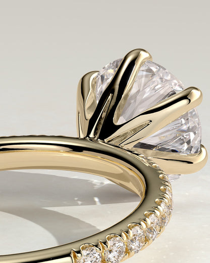 Alexandria - Round Claw Solitaire with Pave Band Engagement Ring - Yellow Gold - yellow gold - Lara Jewels