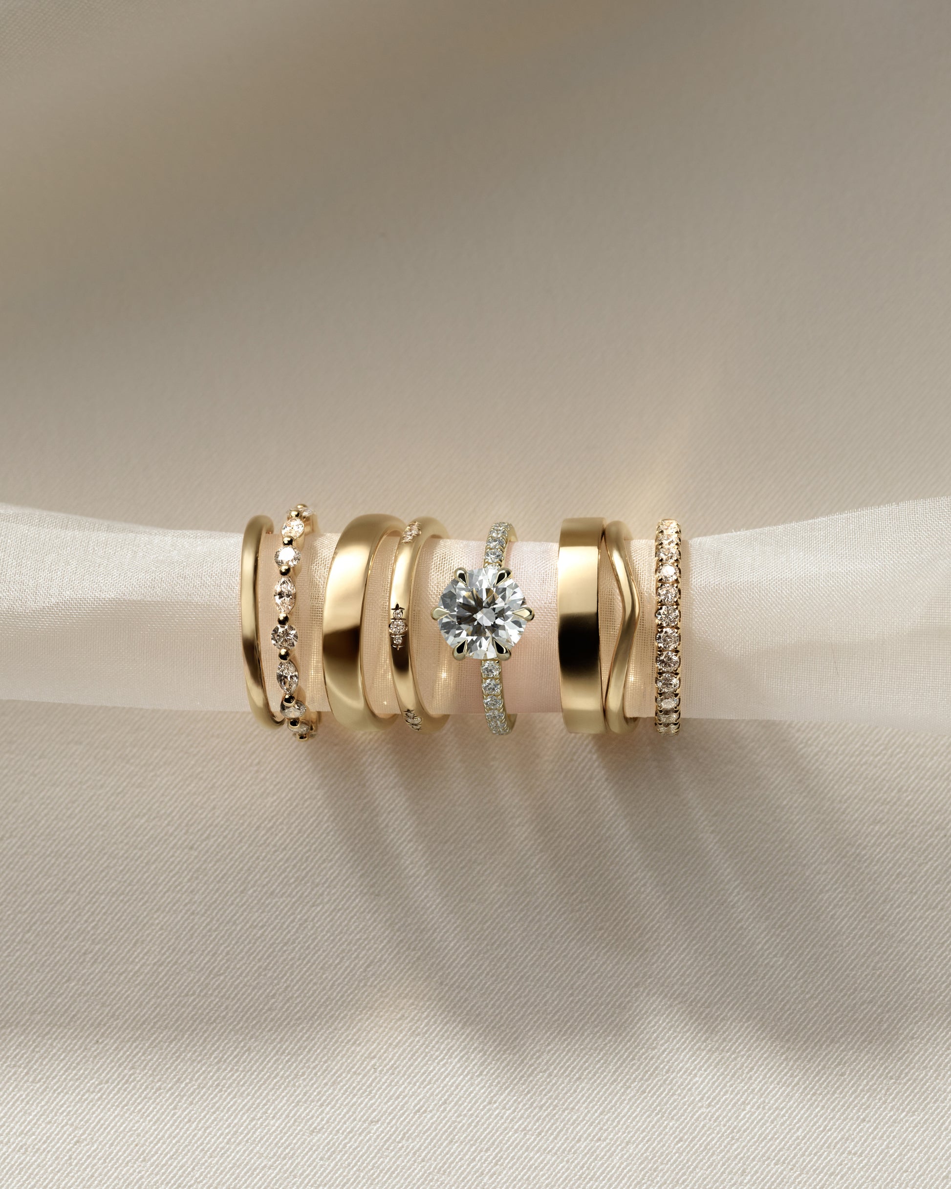 Alexandria - Round Claw Solitaire with Pave Band Engagement Ring - Yellow Gold - Yellow Gold 2ct