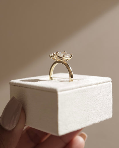 Svea - Pear and Princess Claw Toi et Moi Engagement Ring - Platinum