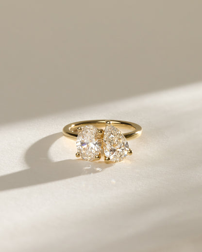 April - Pear and Oval Claw Toi et Moi Engagement Ring - Platinum - platinum - Lara Jewels