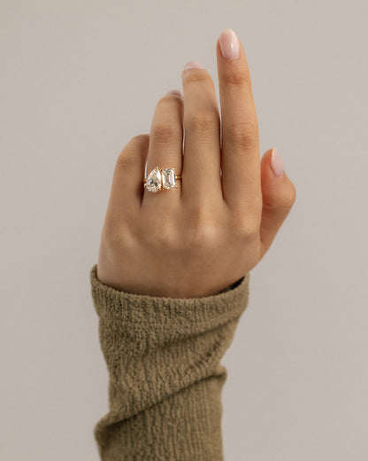 Amor - Pear and Emerald Claw Toi et Moi Engagement Ring - Rose Gold