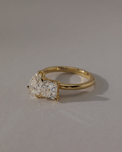 Svea - Pear and Princess Claw Toi et Moi Engagement Ring - Platinum