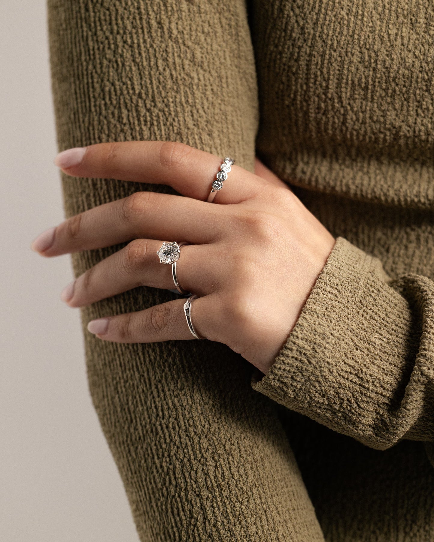 Iris - Round Claw Solitaire with Petal Gallery Engagement Ring - Yellow Gold