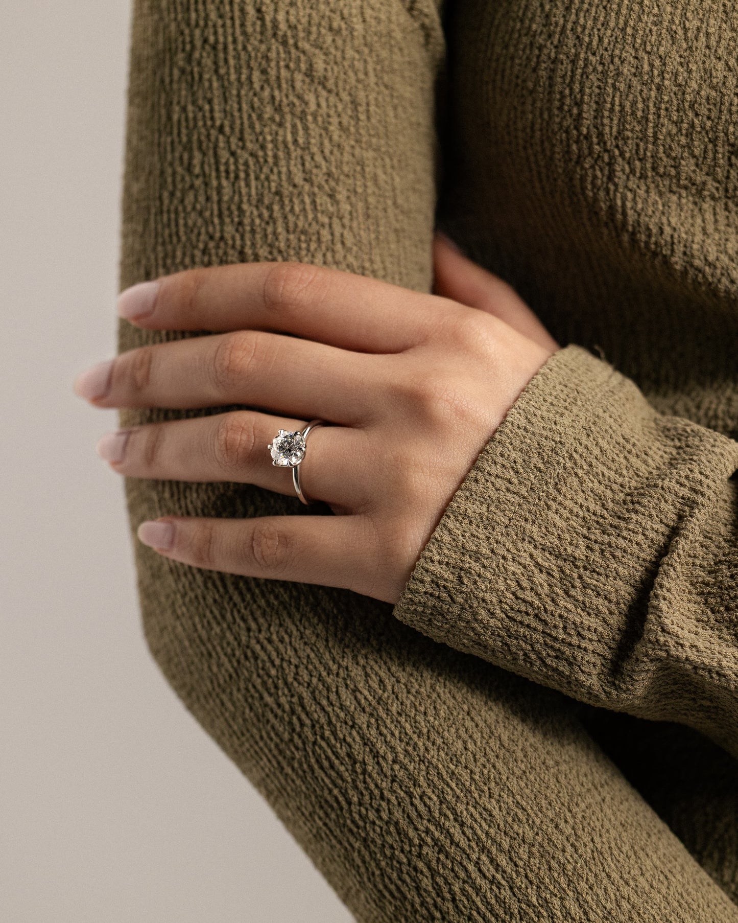 Iris - Round Claw Solitaire with Petal Gallery Engagement Ring - Yellow Gold