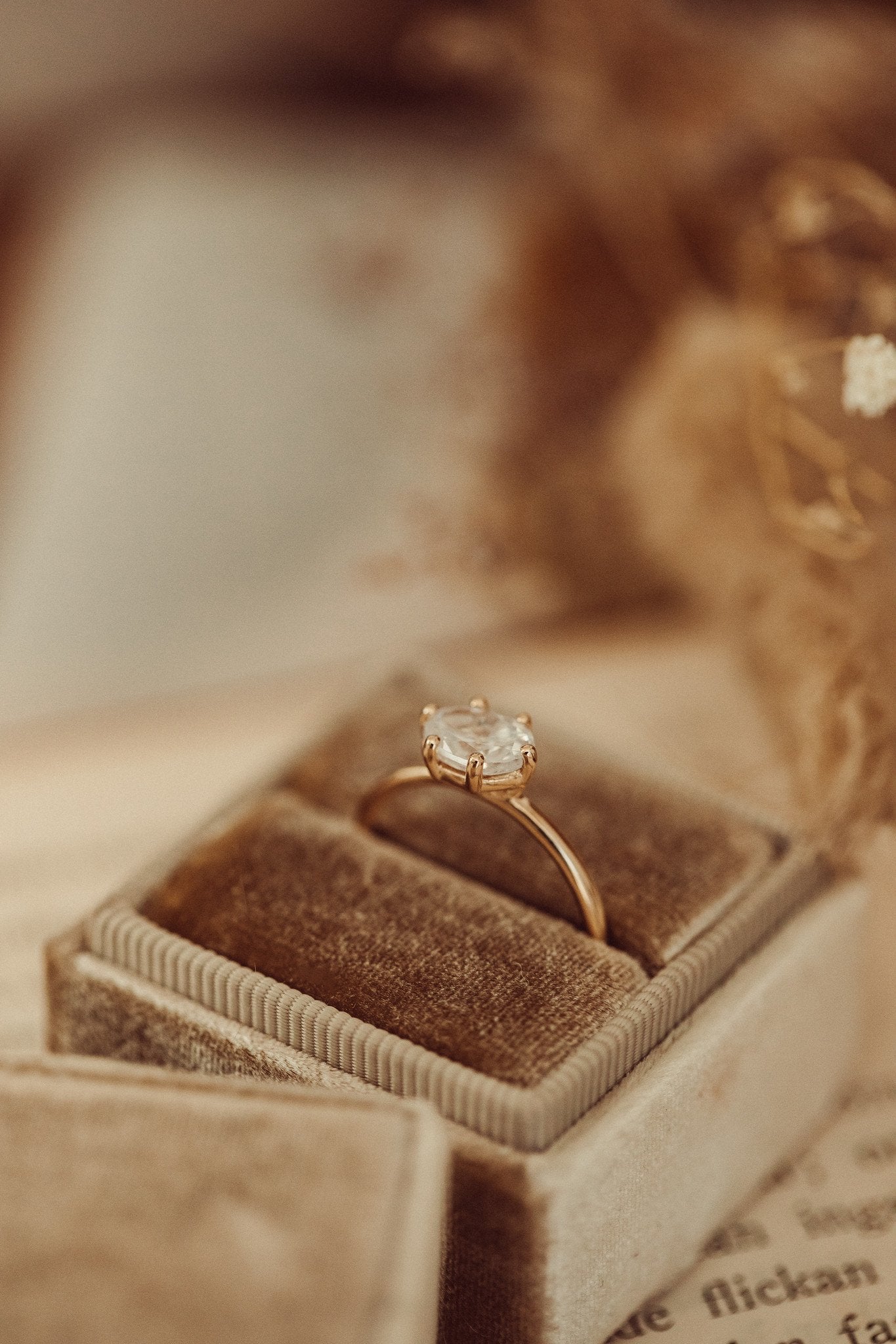 The Bennett Oval Solitaire