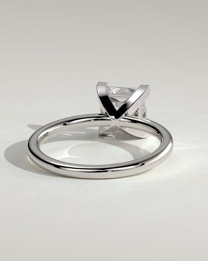 Glinda - Princess Claw Solitaire Engagement Ring - White Gold