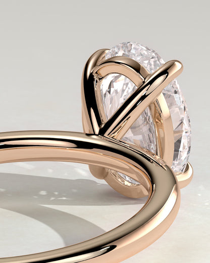 Daisy - Classic Oval Claw Solitaire Engagement Ring - Rose Gold