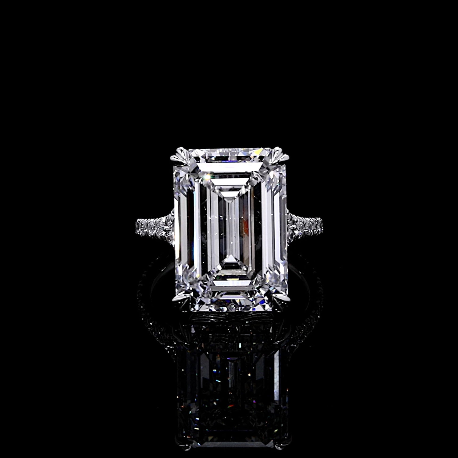 Lara Jewels High Jewellry High Jewelry | Jane Emerald Solitaire Lab Diamond Engagement Ring - Emerald - Platinum - Front View
