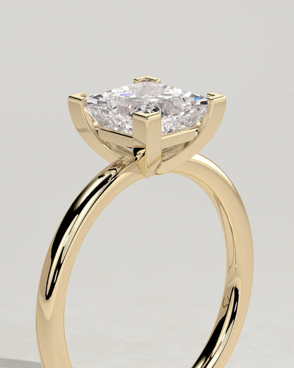 Glinda - Princess Claw Solitaire Engagement Ring - Yellow Gold
