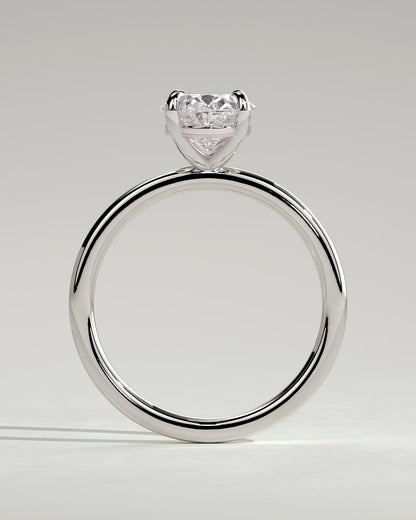 Daisy - Classic Oval Claw Solitaire Engagement Ring - Platinum