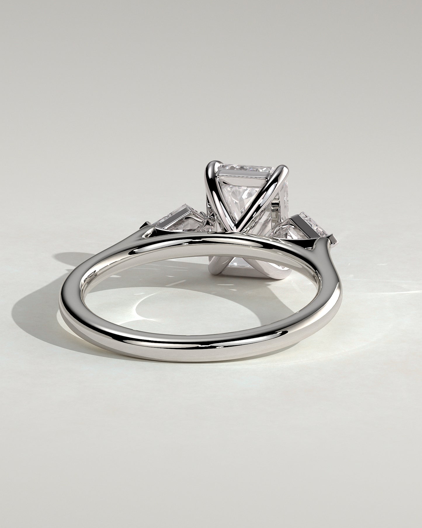 Elphie - Emerald Claw Trilogy with Kite Side Stones Engagement Ring - Platinum - White Gold / Platinum 2ct