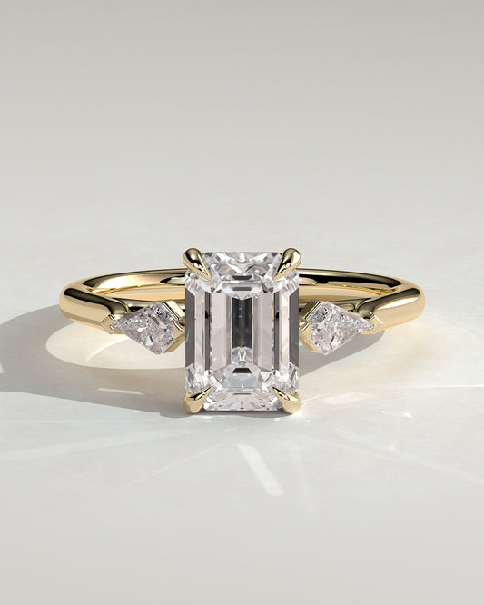 Elphie - Emerald Claw Trilogy with Kite Side Stones Engagement Ring - Yellow Gold - Yellow Gold 2ct