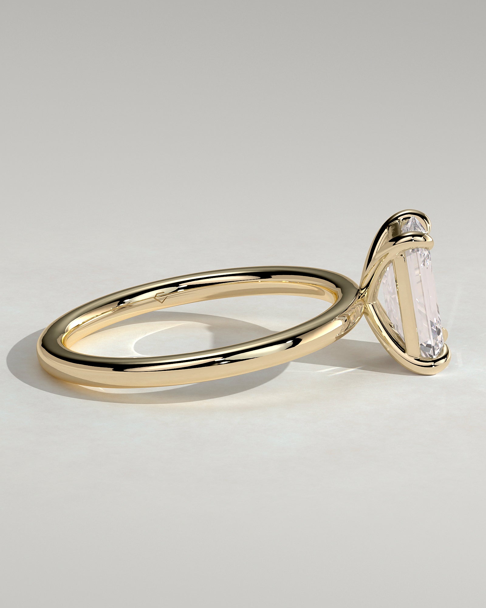 Alina - Emerald Claw Solitaire Engagement Ring - Yellow Gold - Yellow Gold 2ct