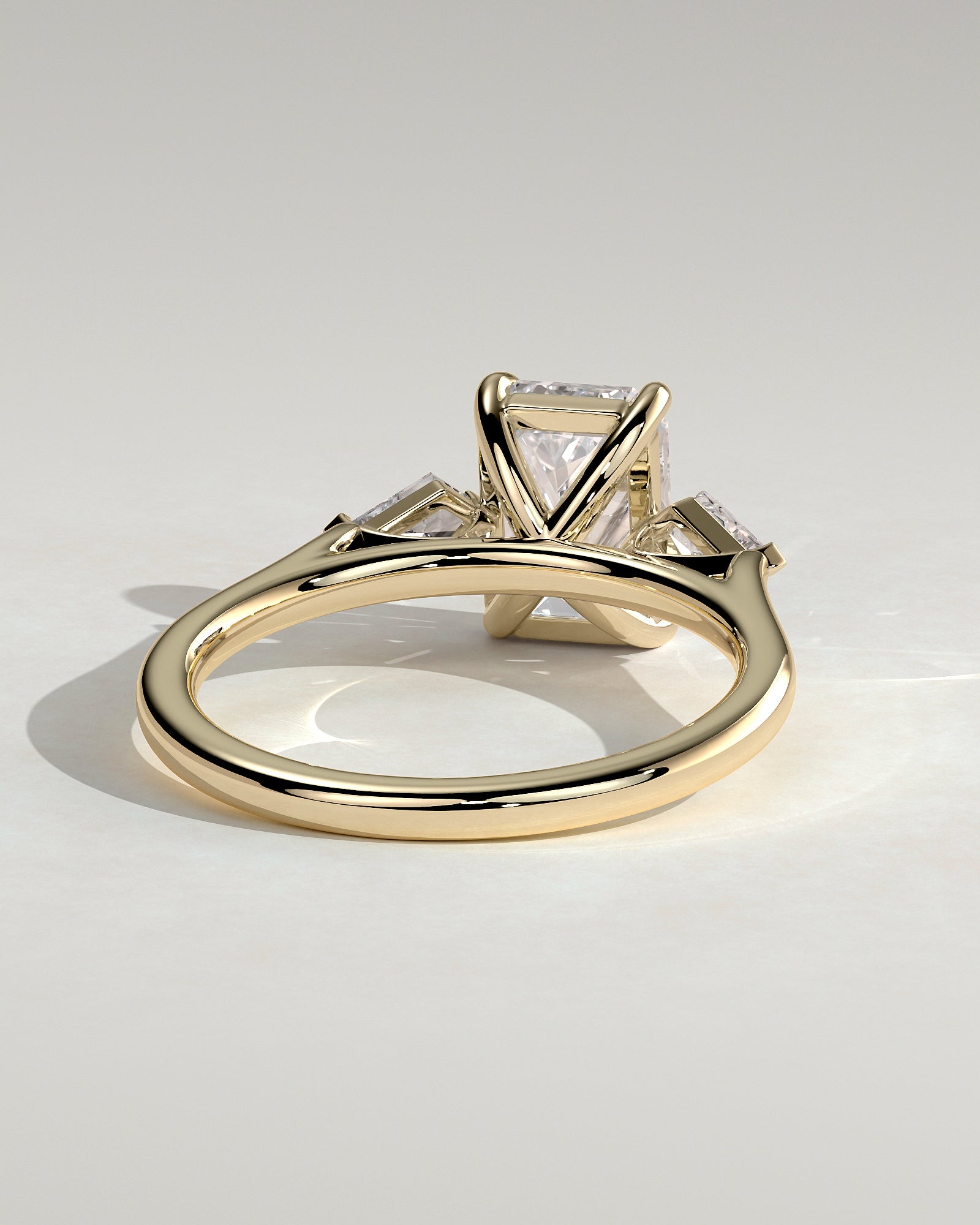Elphie - Emerald Claw Trilogy with Kite Side Stones Engagement Ring - Yellow Gold - Yellow Gold 2ct